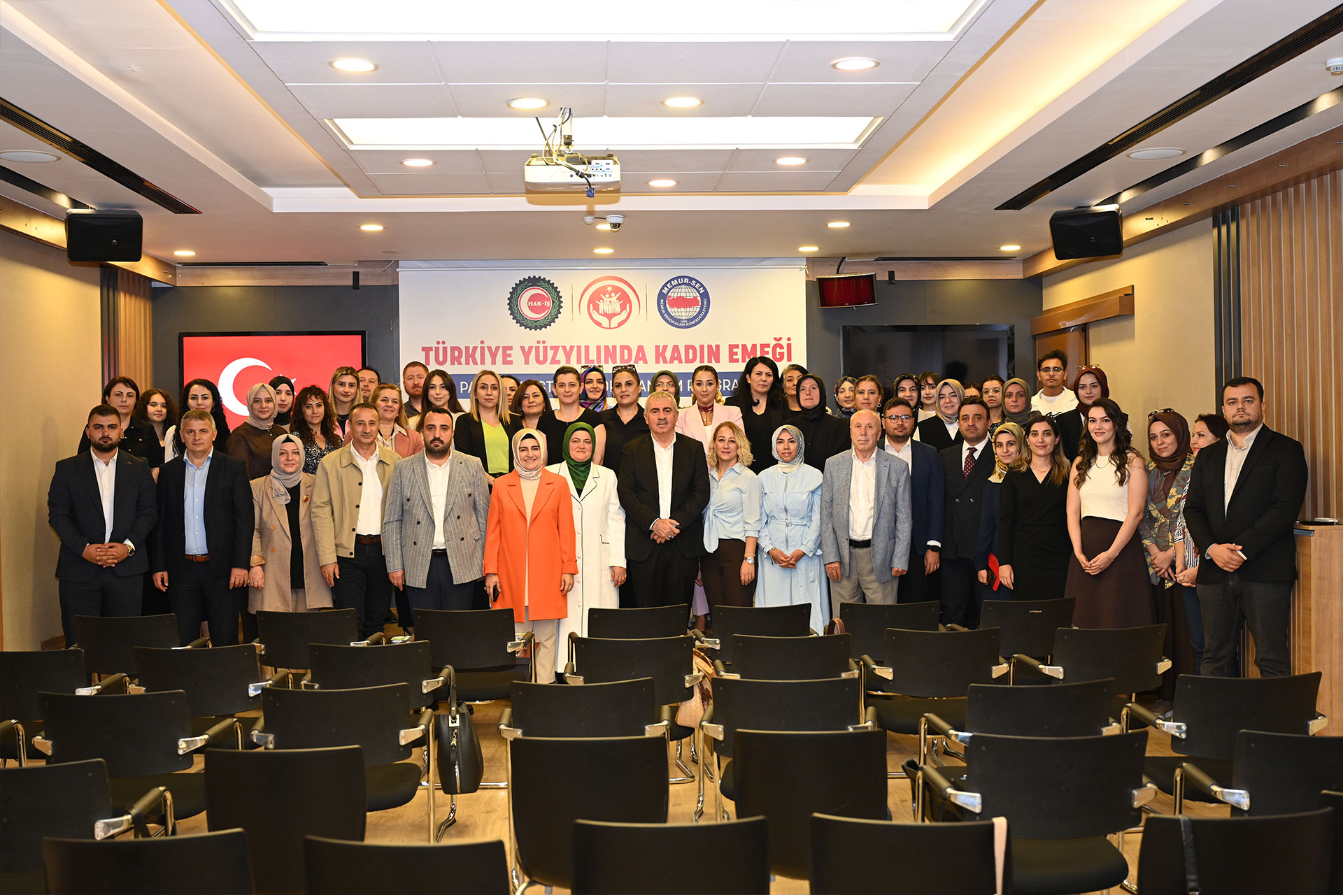 TürkiyeYüzyılındaKadınRaporu (1)